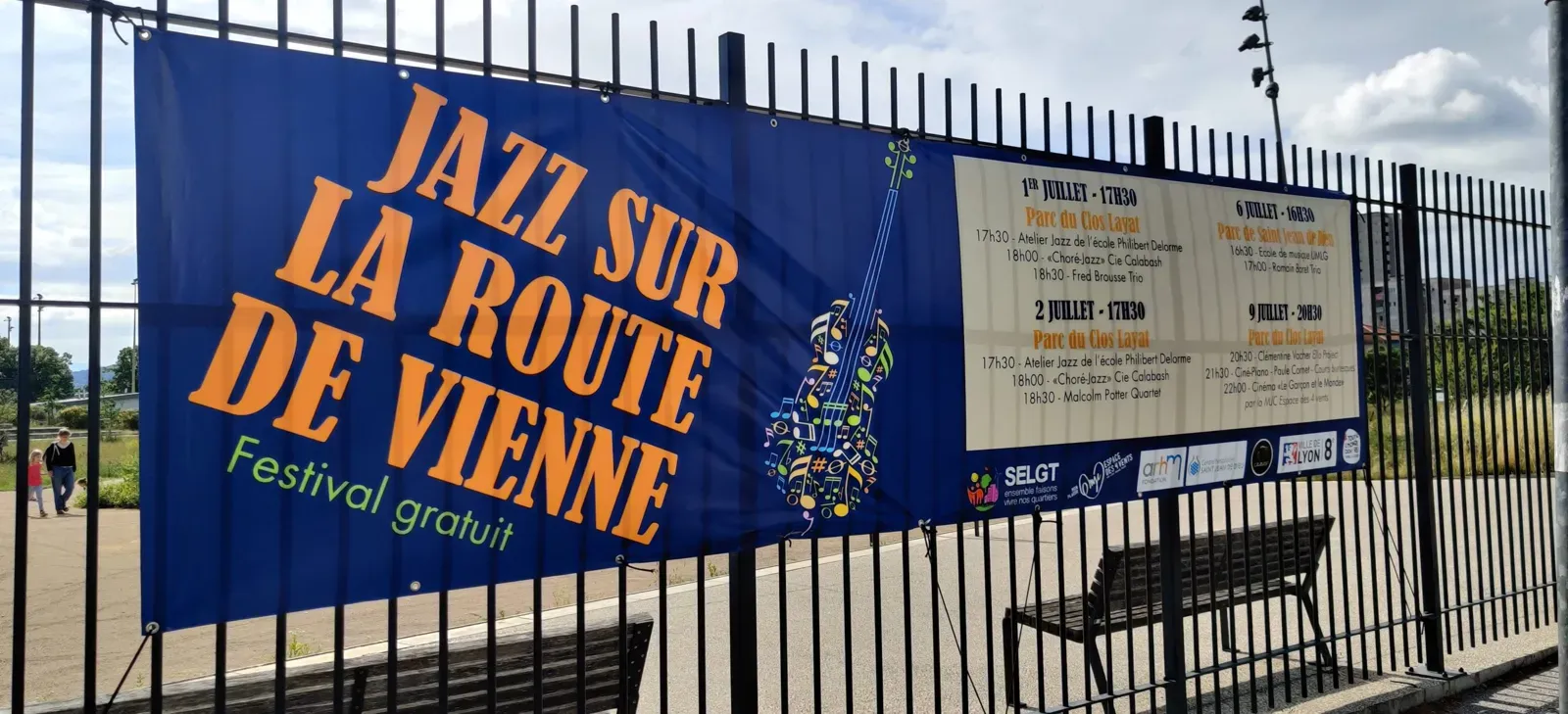 Bâche du festival Jazz sur la route de Vienne